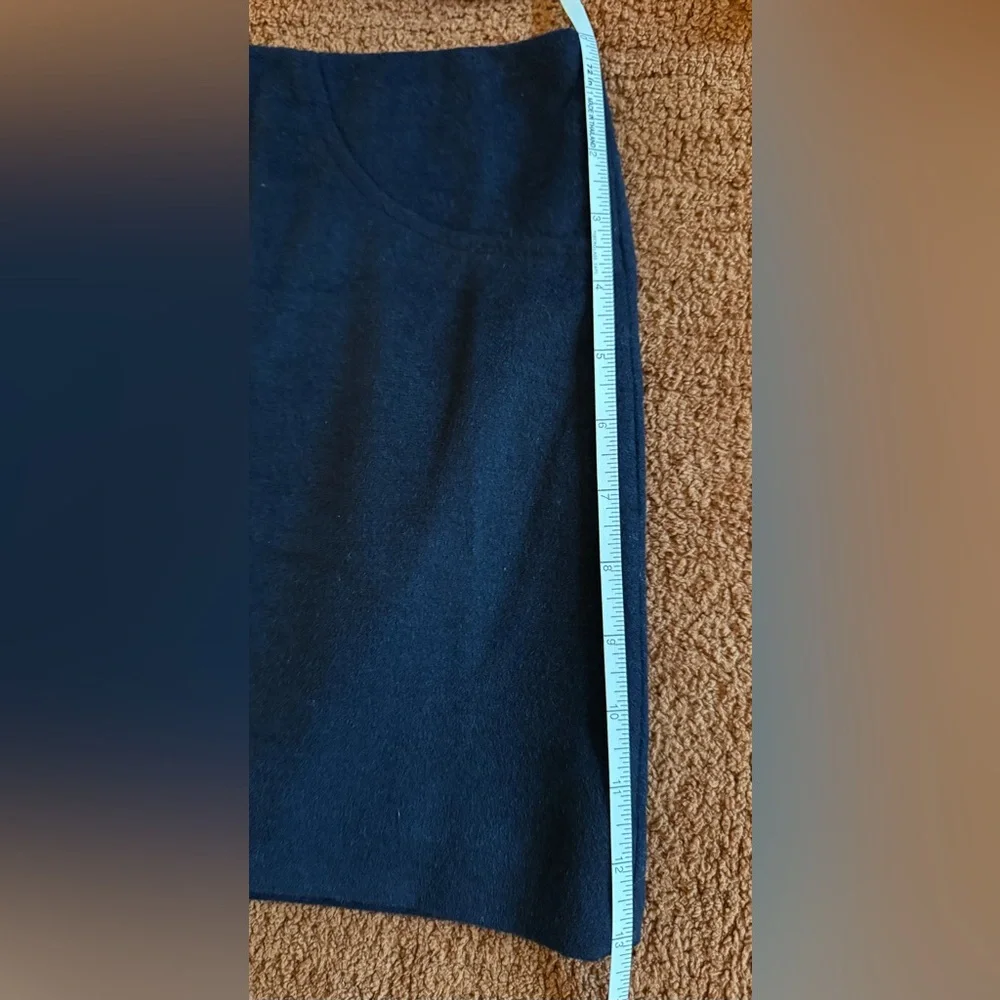 Reformation Buxton Skirt – Navy | Size 6 - Picture 8 of 8